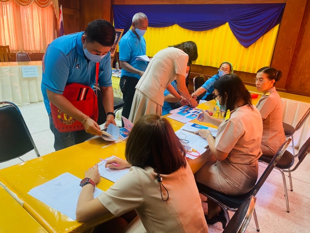 บรรยากาศการรับสมัครเลือกตั้งสมาชิกสภาเทศบาลและนายกเทศมนตรีตำบลนาบอน