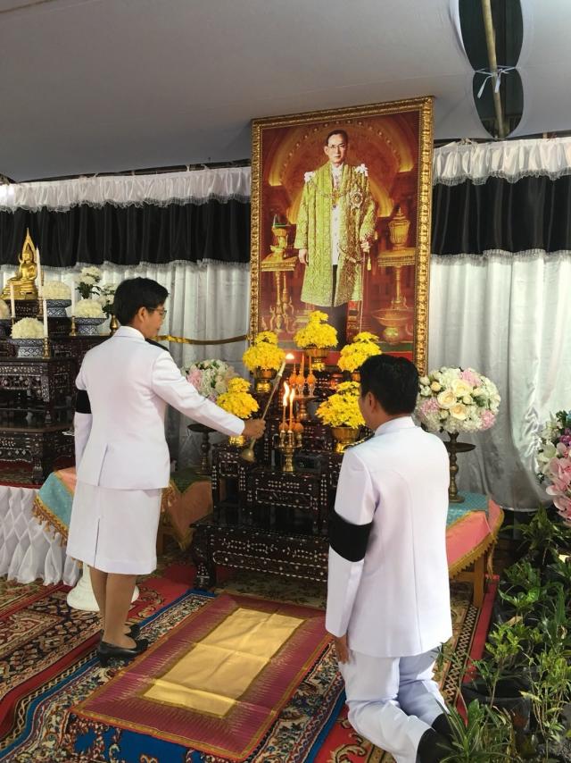 พิธีลอยเถ้าดอกไมัจันทน์ 27 ตุลาคม 2560  ณ  หนองหัวเสือ