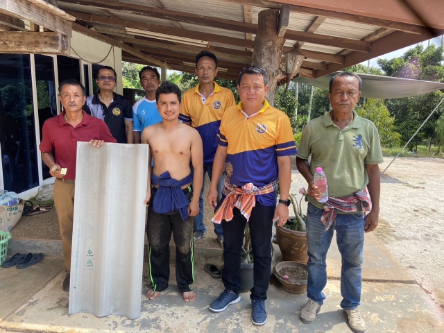 ส่งมอบกระเบื้องบ้านประสบภัยพิบัติ (วาตภัย) ภายในเขตพื้นที่หมู่ที่ 2 ตำบลกะเปียด